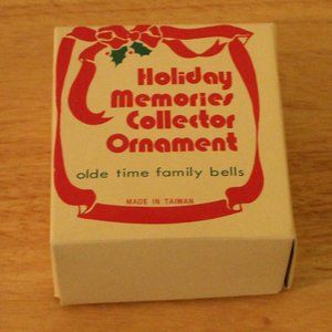Holiday Memories Collector Ornament Olde Time Family Bells
